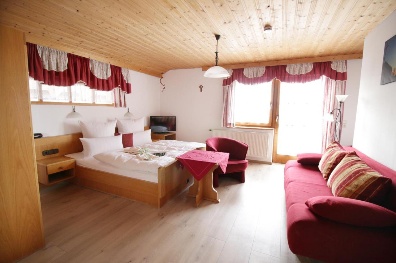 Haus Vierjahreszeiten โบเดนไมส์ ภายนอก รูปภาพ