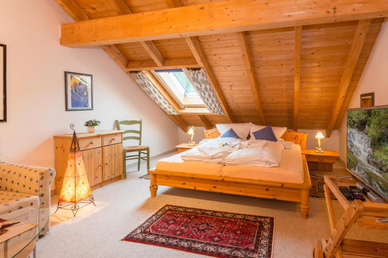 Haus Vierjahreszeiten โบเดนไมส์ ภายนอก รูปภาพ